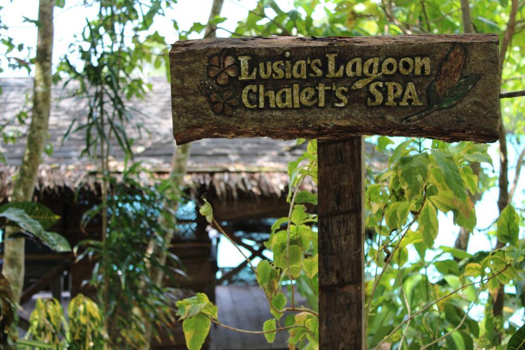 Lusia'S Lagoon Chalets Salelologa Buitenkant foto