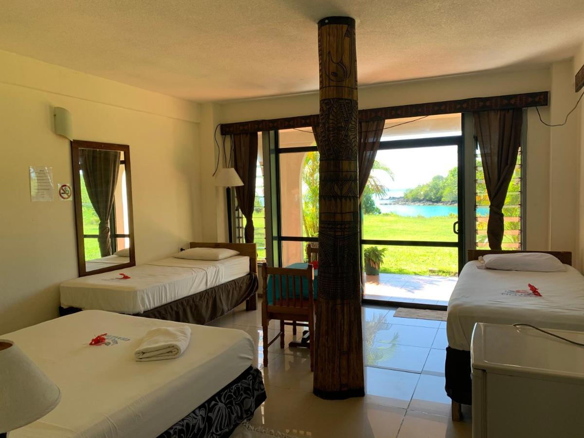Lusia'S Lagoon Chalets Salelologa Buitenkant foto